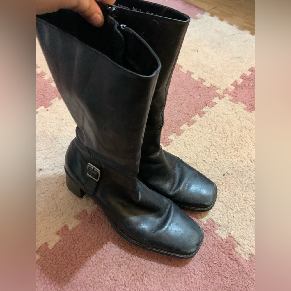 VINTAGE WOMENS BOOTS